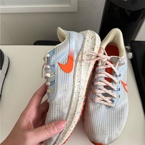 Nike Women's Athletic Shoes - Light Gray and Bright Orange